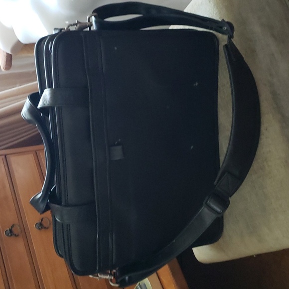 Padded leather laptop electronics carry case travel bag - Picture 6 of 10